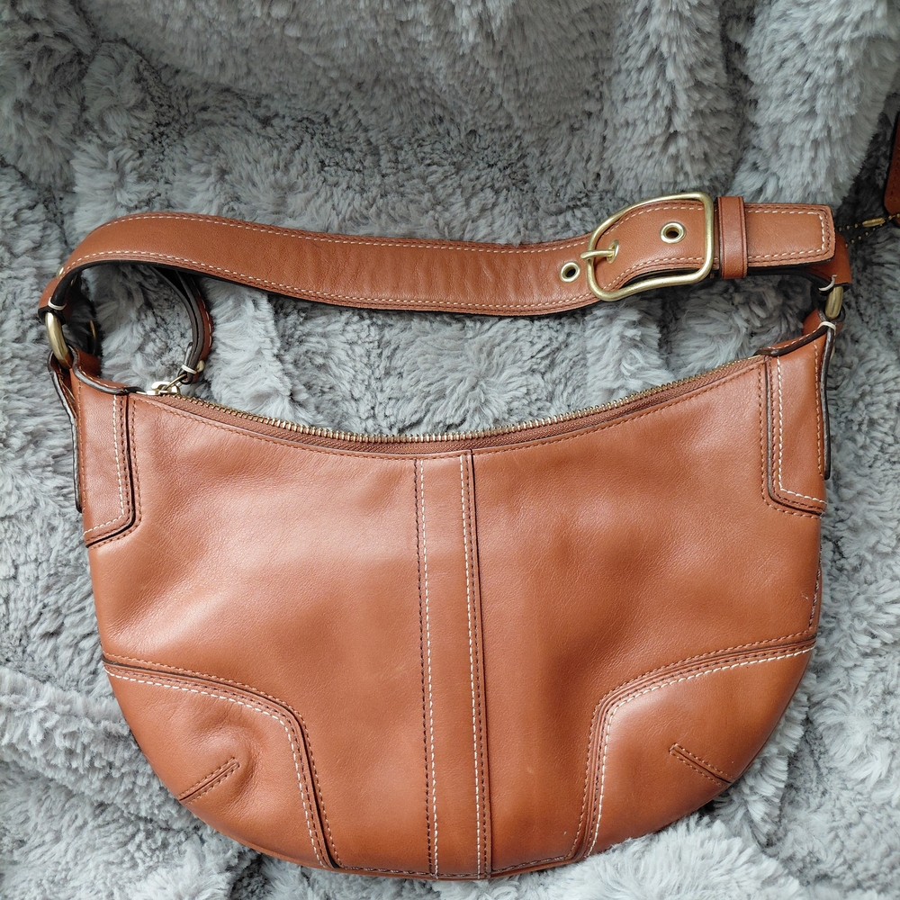 Classic Curved Shoulder Bag in Cognac Brown Leather